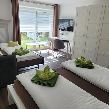 Bayvista Lodge, Apartments Und Studios Lam Exterior photo